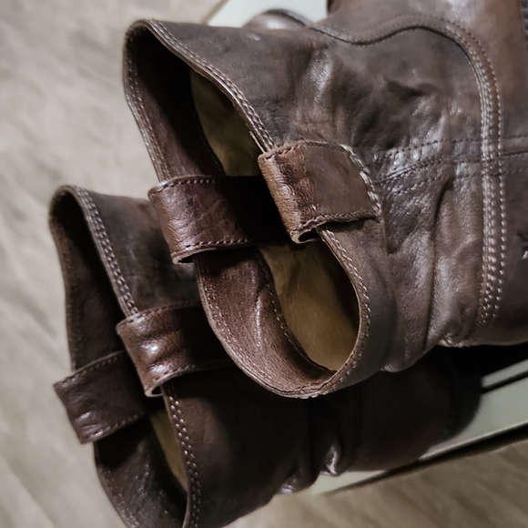 Frye Anna Shortie in Taupe - Picture 9 of 10